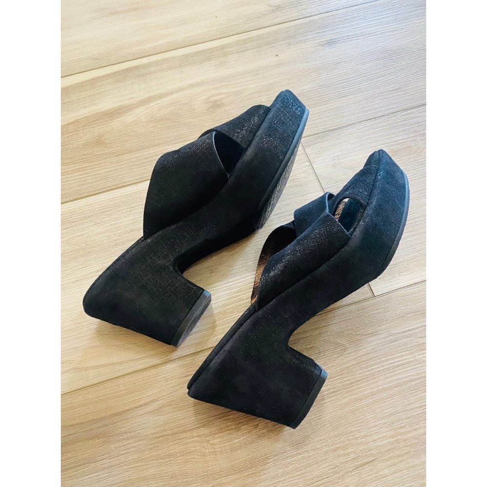Attilio Giusti Leombruni Black Crisscross Mule Sandals - Picture 2 of 7
